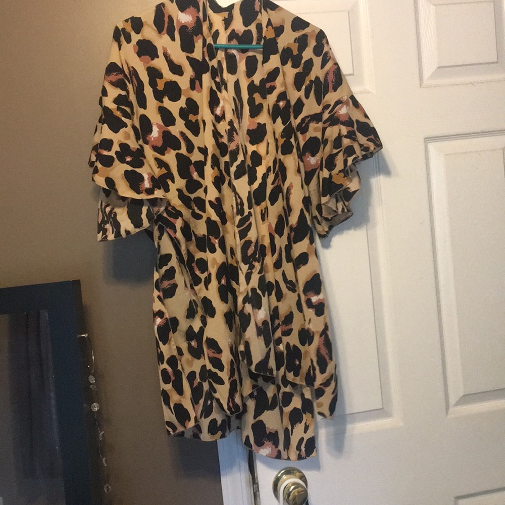 RubyClaire Boutique ruffle sleeve leopard kimono